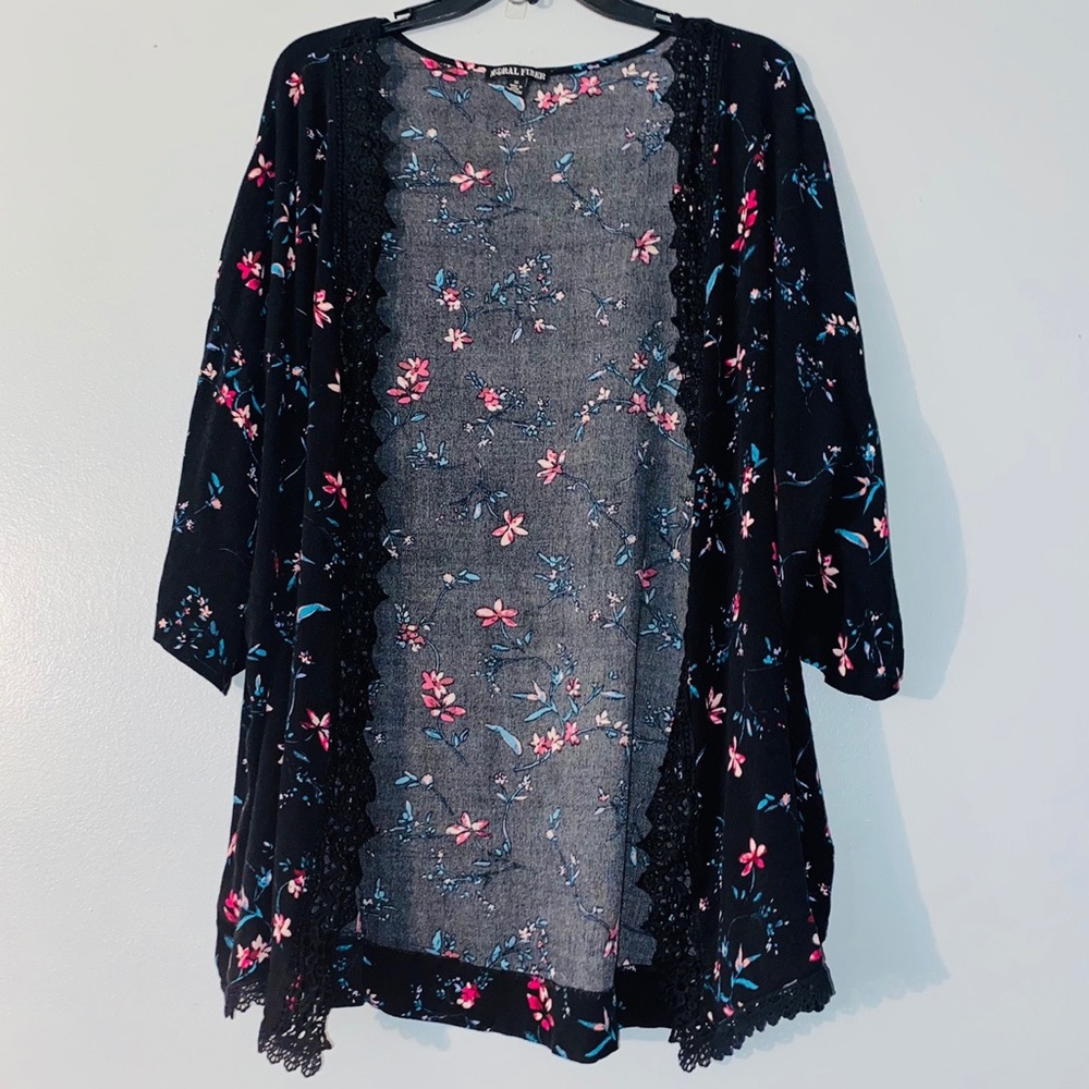 Black Floral Kimono